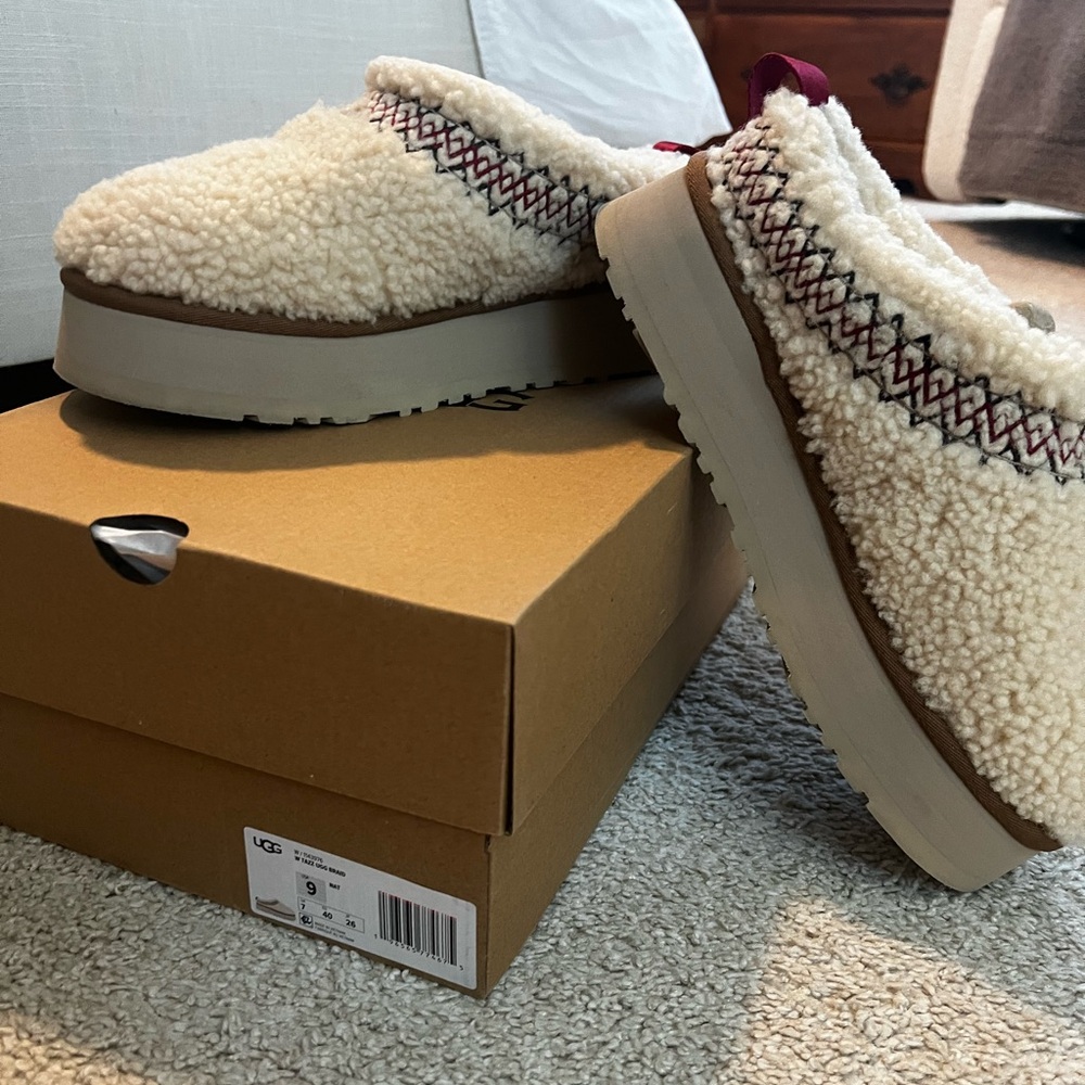Ugg tazz maxi curly slide in ivory
